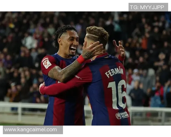 足球传奇退役时刻九宫格回顾那些辉煌岁月与不朽瞬间 足球传奇退役时刻九宫格回顾那些辉煌岁月与不朽瞬间